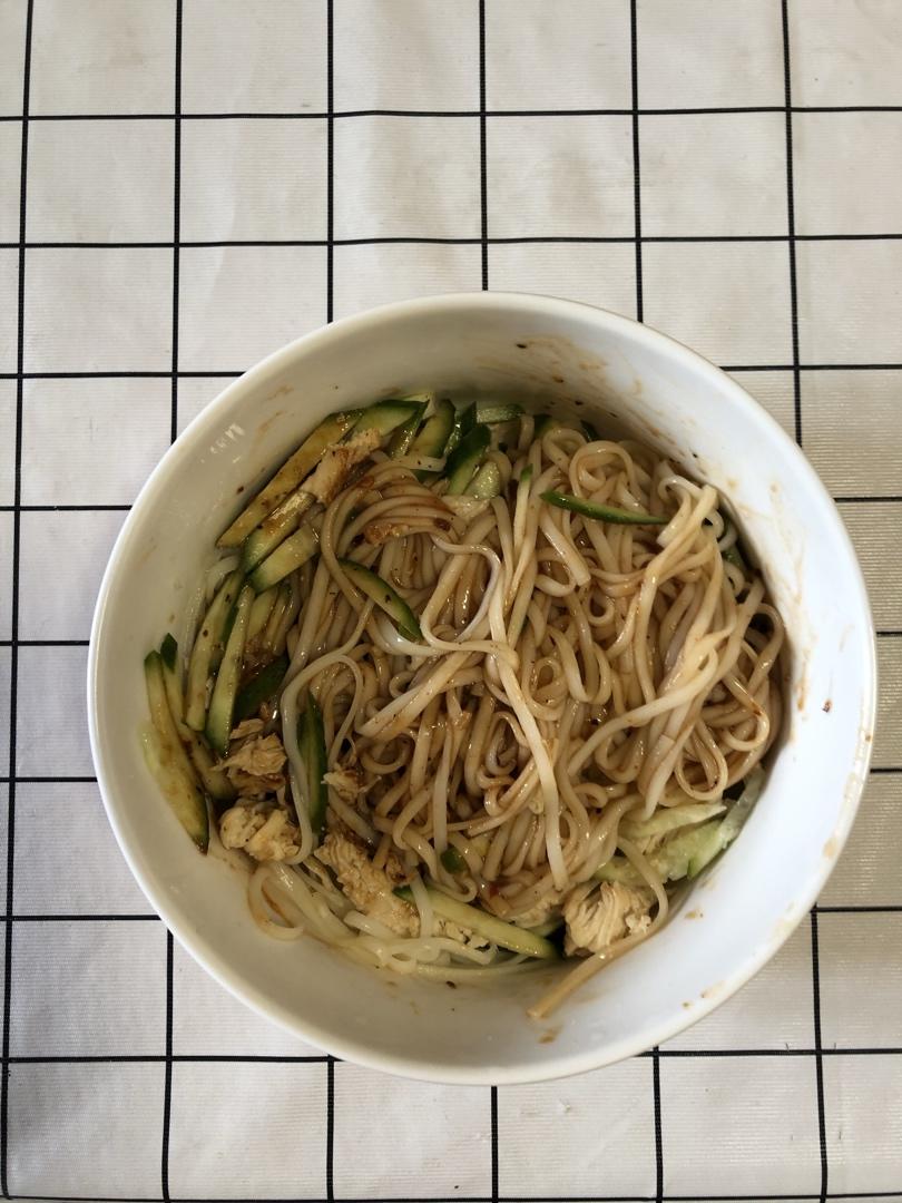 鸡丝凉面