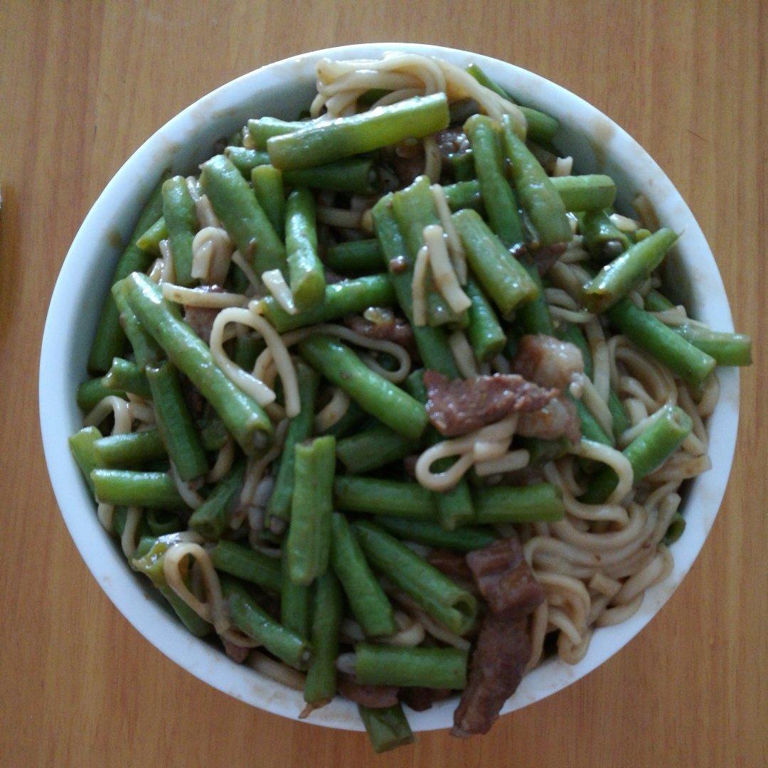家常豆角焖面 Fried noodles with Bean