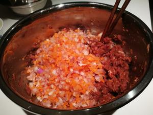 胡萝卜洋葱牛肉水饺的做法 步骤17