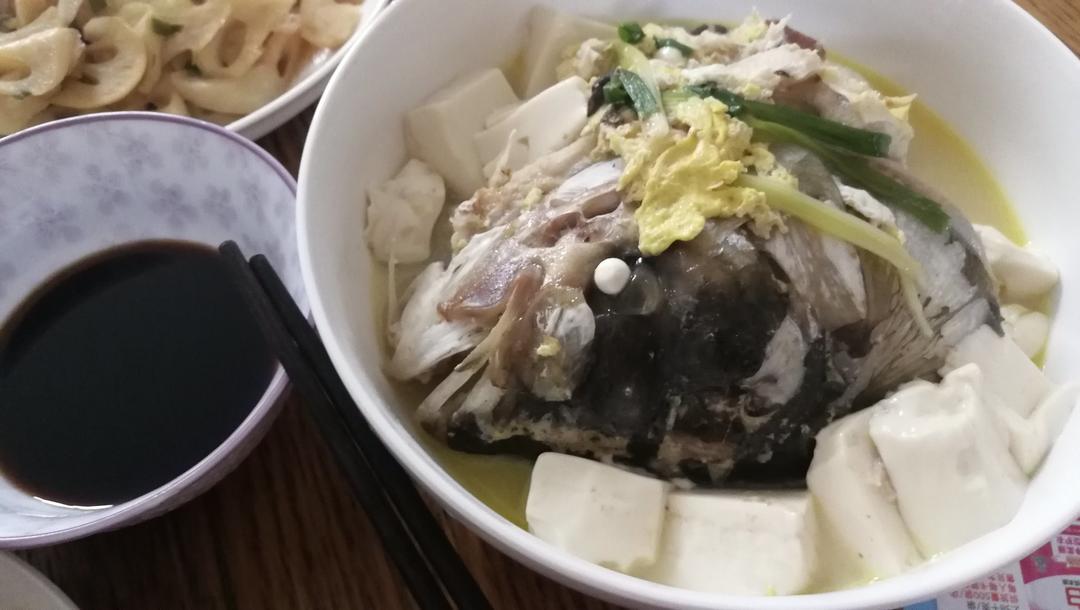 鱼头豆腐汤