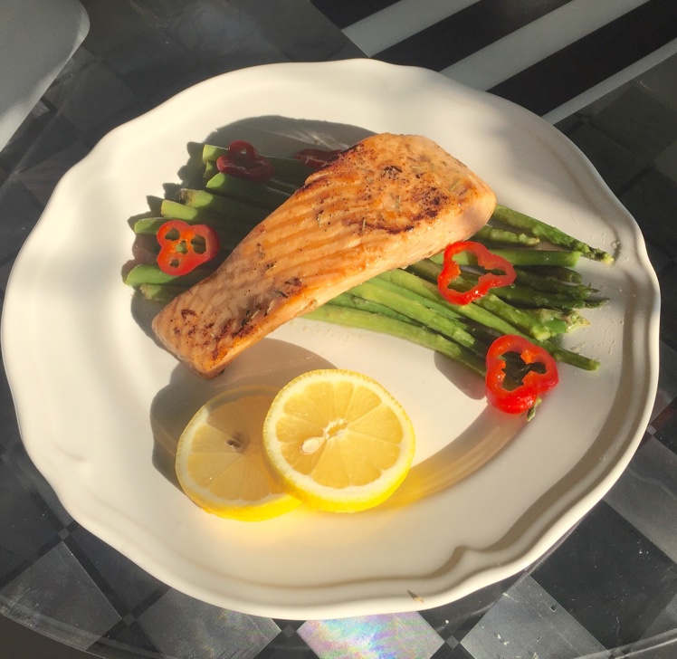 香煎三文鱼配土豆泥