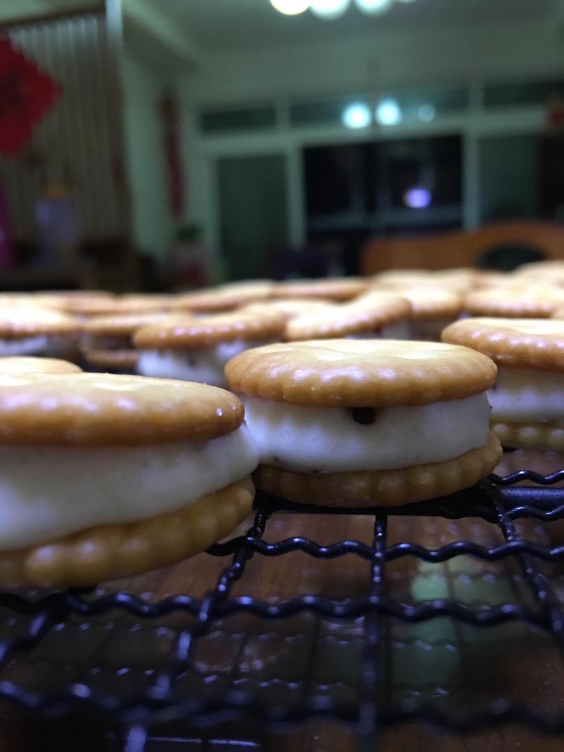 纽扣饼干（牛轧夹心）