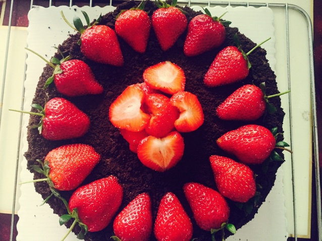 奶油水果装饰蛋糕