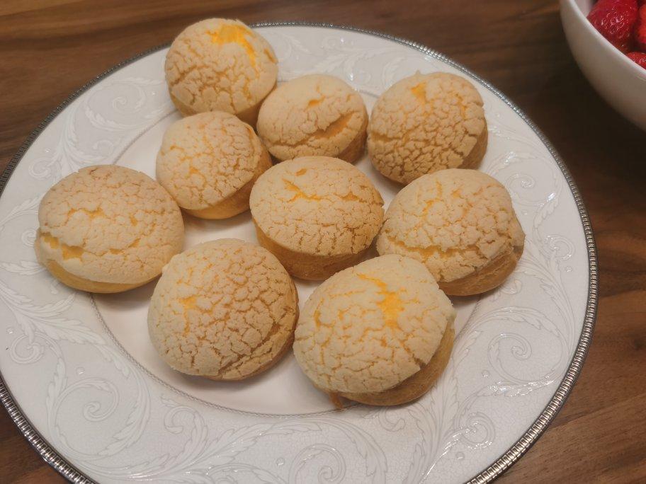一口就爆浆的卡士达酥皮泡芙