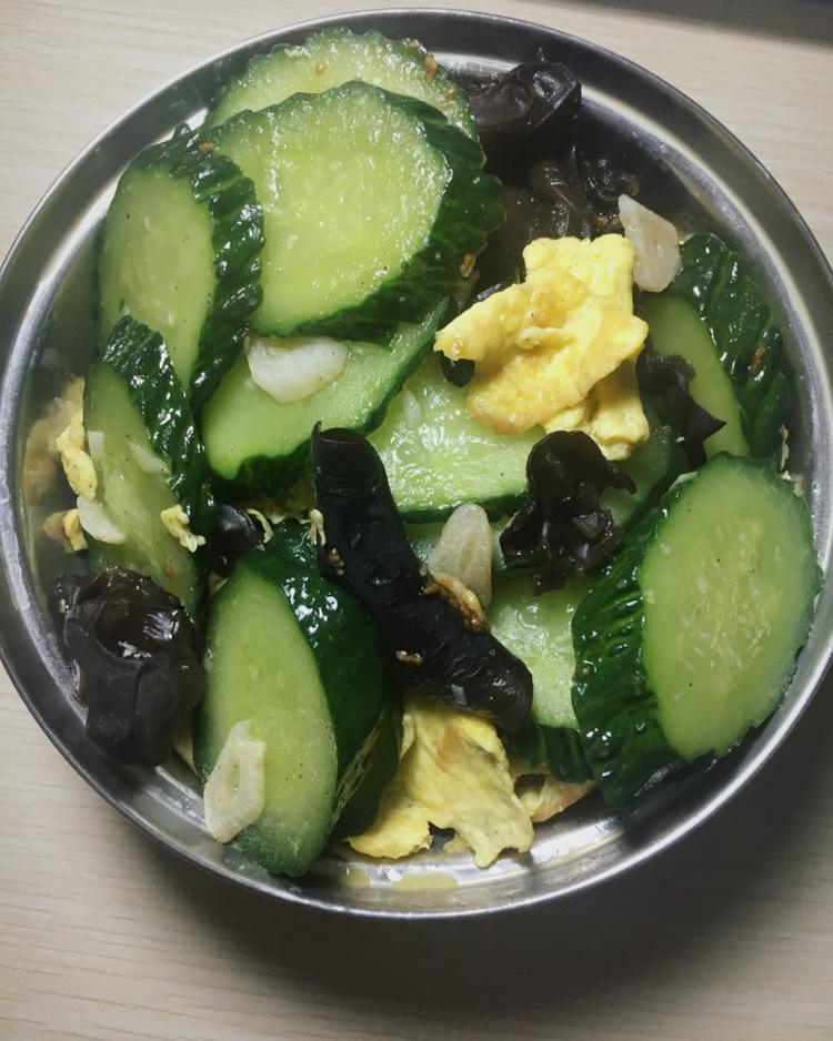 黄瓜木耳炒鸡蛋