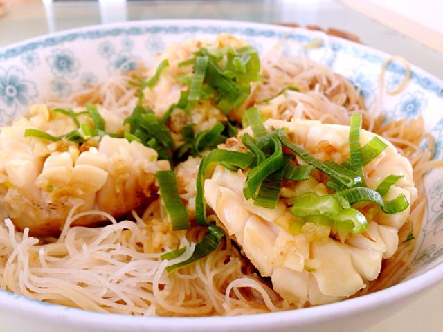 蒜蓉粉丝蒸鲍鱼