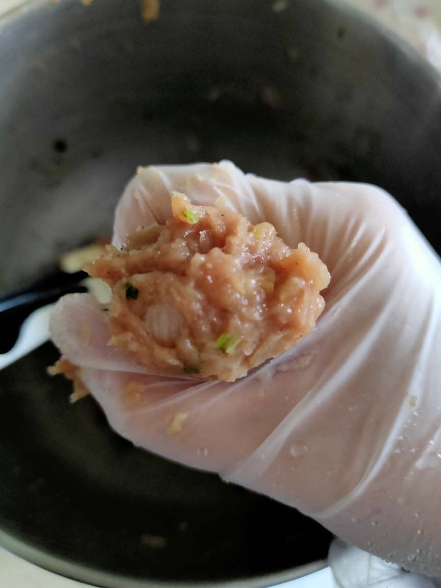 小白菜汆丸子汤的做法 步骤5
