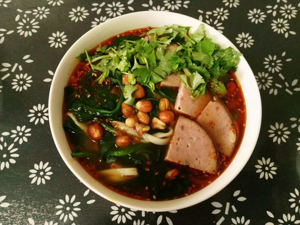 超级无敌美味懒人酸汤麻辣面（十分钟搞定色香味俱全）