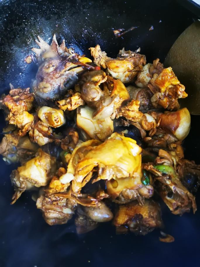 东北菜小鸡炖蘑菇的做法