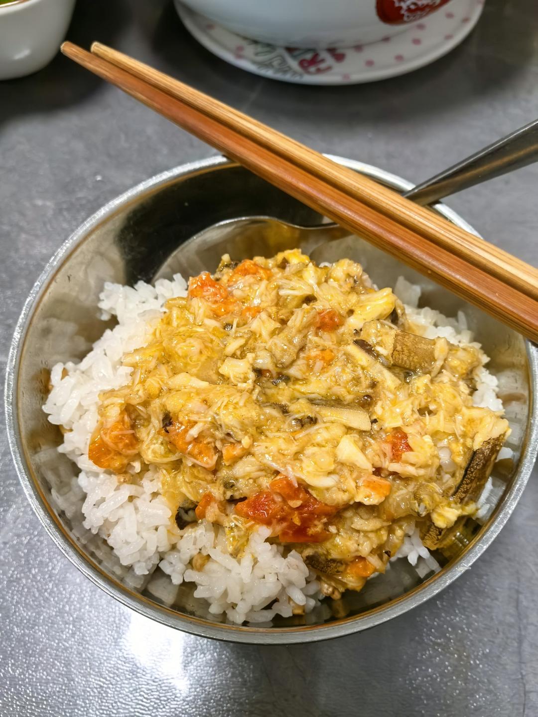 鲜掉眉毛的蟹黄拌饭