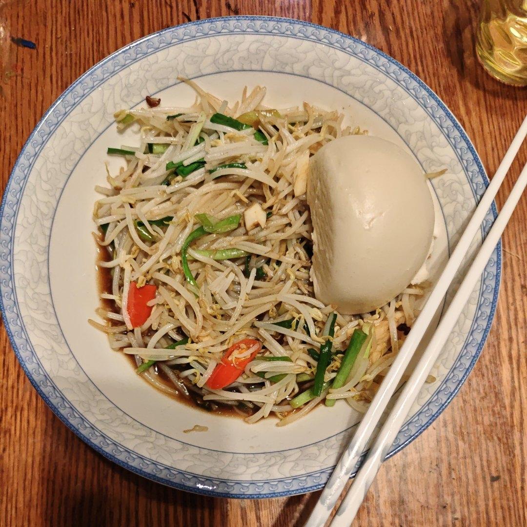 韭菜炒豆芽