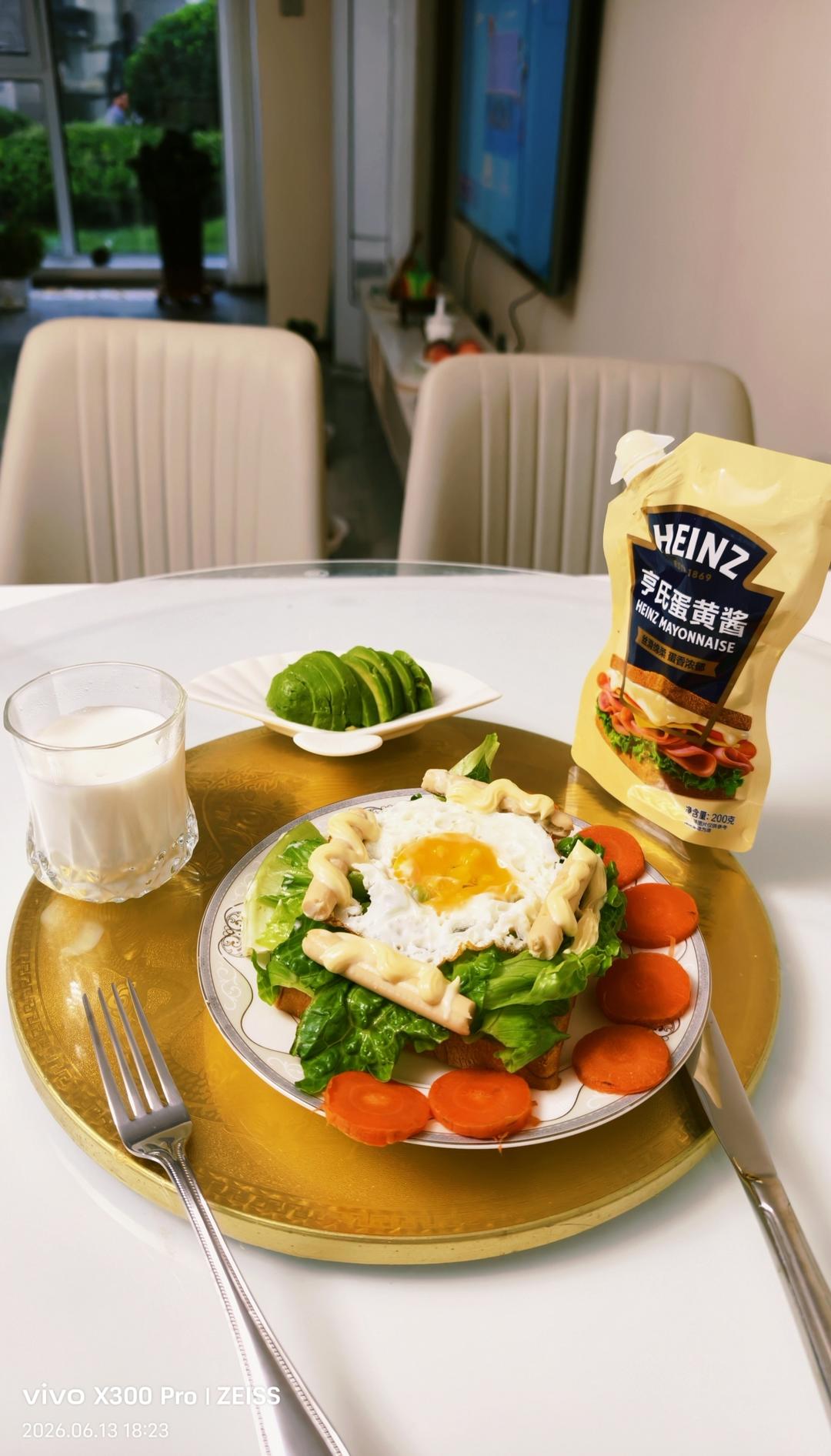 早餐三明治 用亨氏蛋黄酱