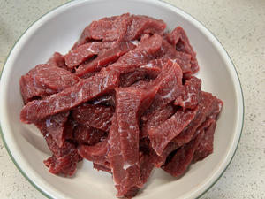 家庭版自制低脂高蛋白小零食——五香牛肉干的做法 步骤3