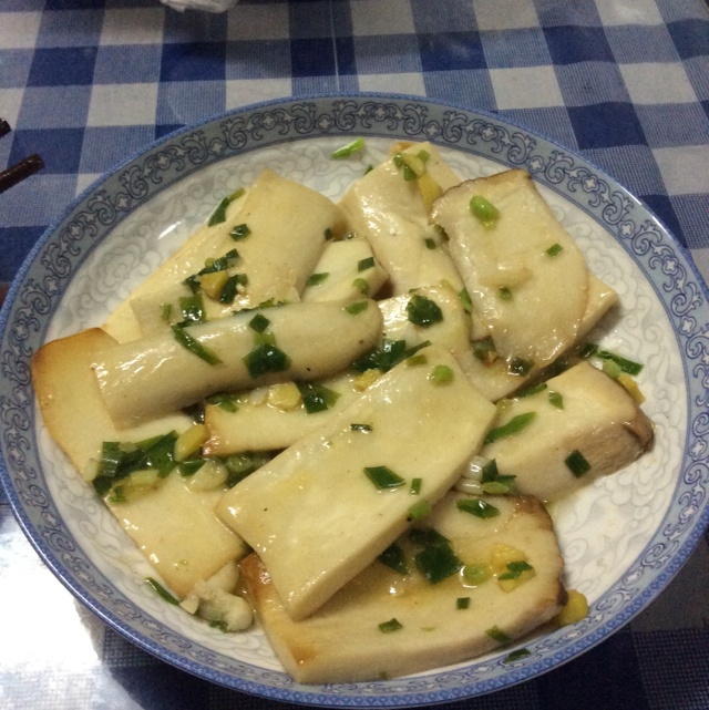 五花肉爆炒杏鲍菇
