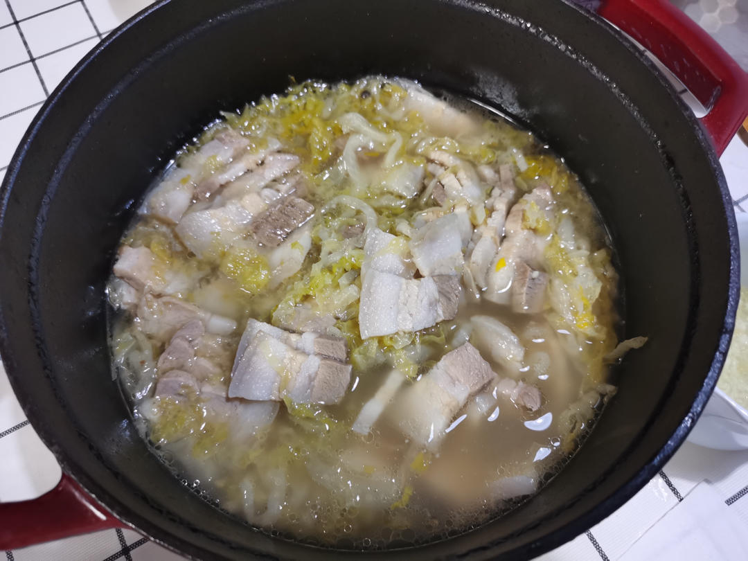酸菜汆白肉
