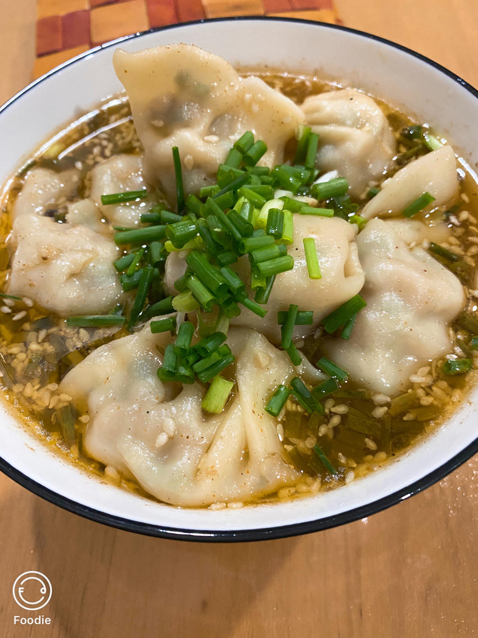 问世间情为何物，不过一碗酸汤水饺🌶