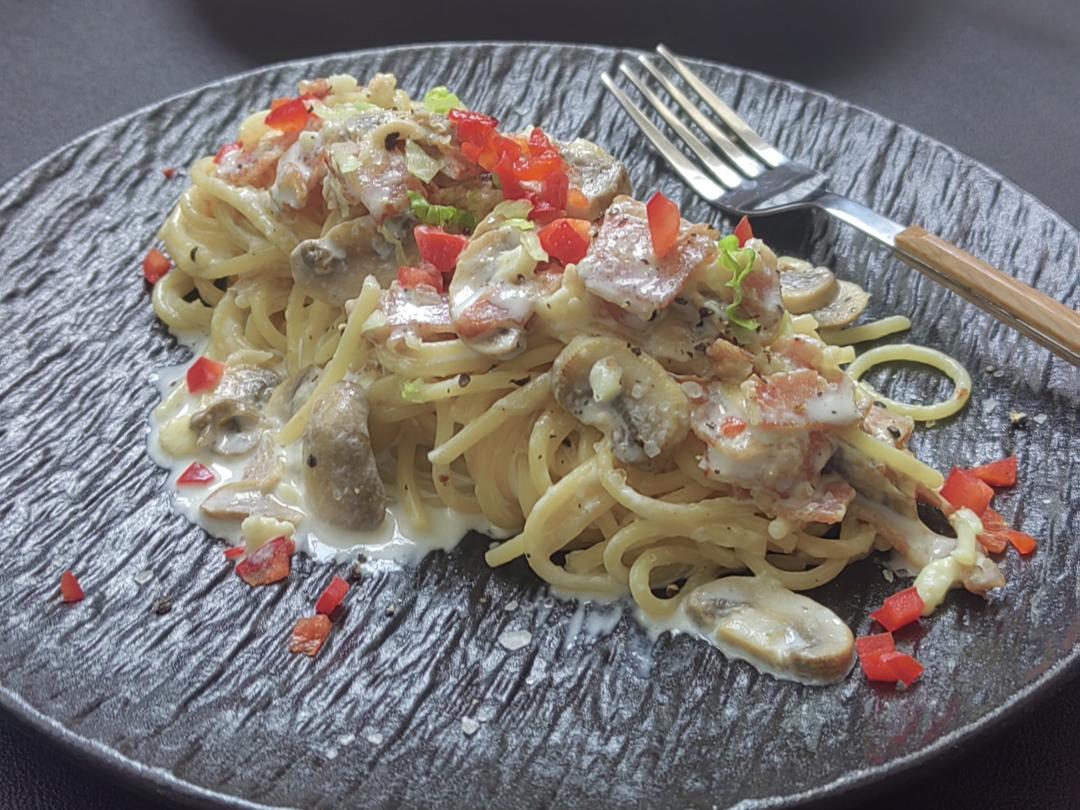 超快手低卡白酱蘑菇鲜虾意面