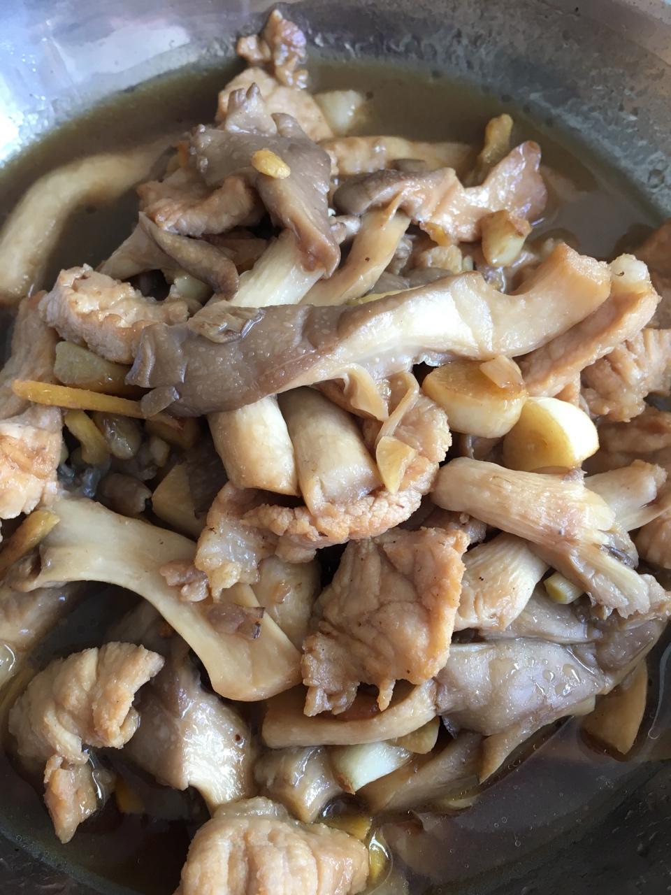 平菇炒肉