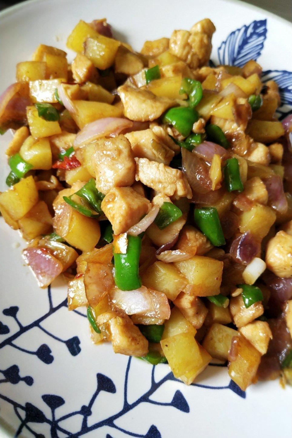 一道怎么做都好吃的干煎土豆鸡丁（红烧，咖喱，椒盐，孜然）