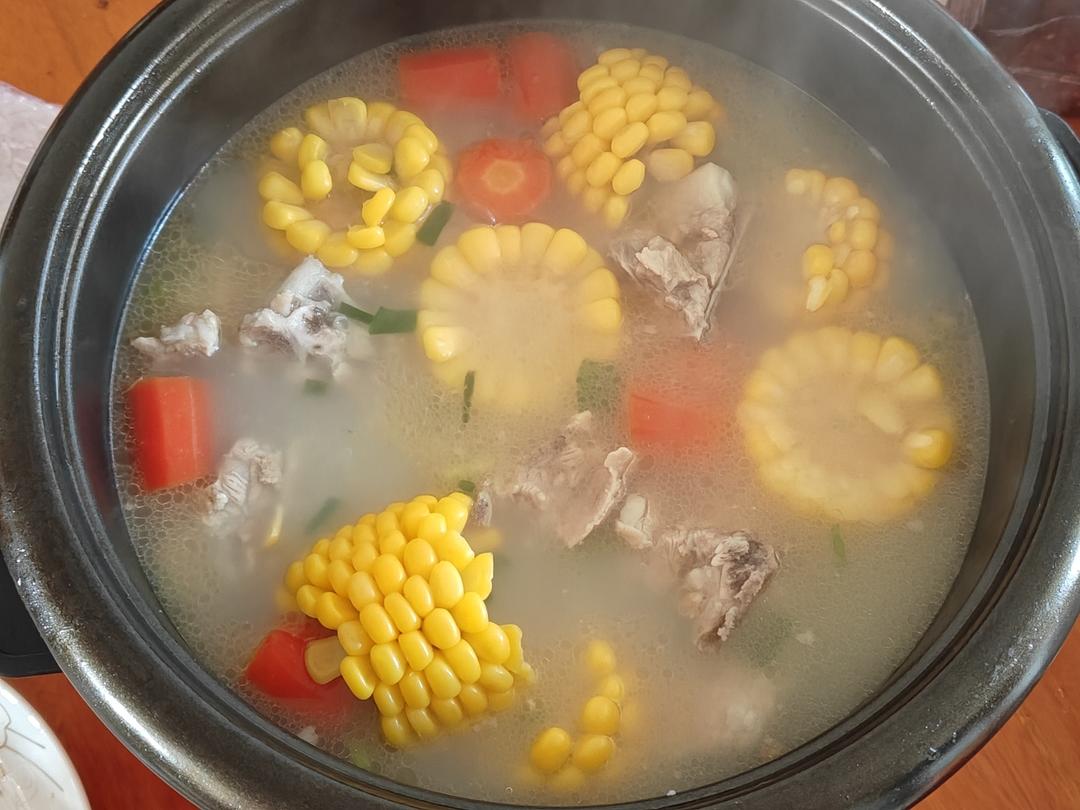 秋季必喝！好喝不胖～玉米胡萝卜汤