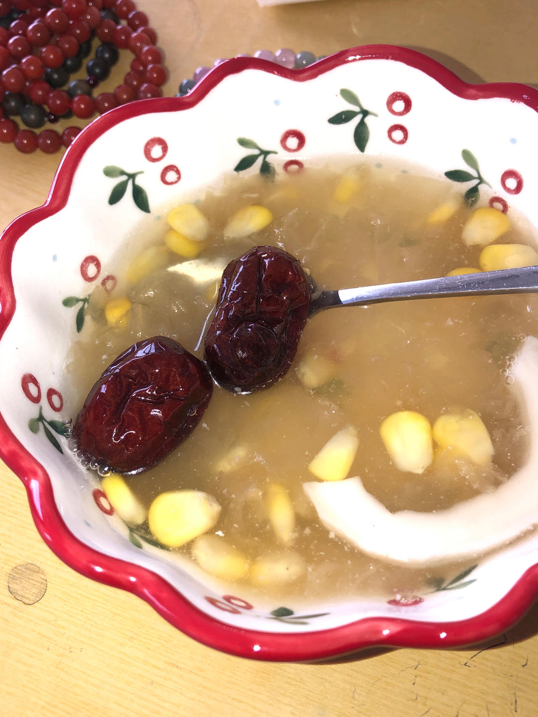 清暑解渴去水肿的椰子玉米糖水