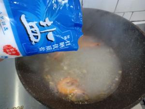 五分钟在家做鲜气十足的海南海鲜汤粉（河粉）的做法 步骤7