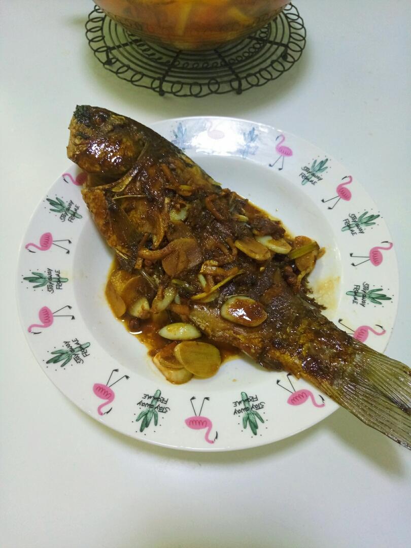 家常红烧鱼