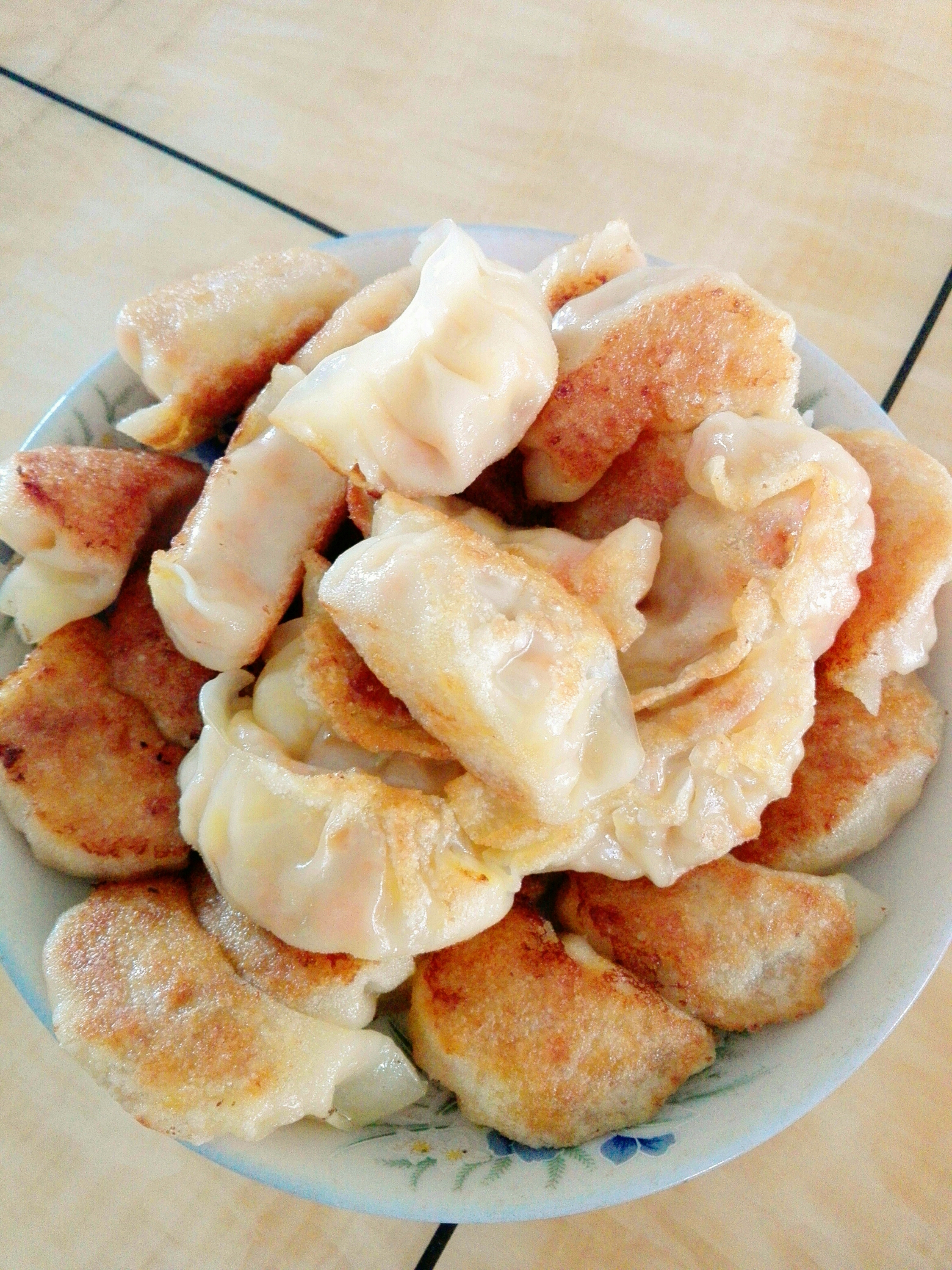 胡萝卜玉米粒猪肉馅饺子的做法