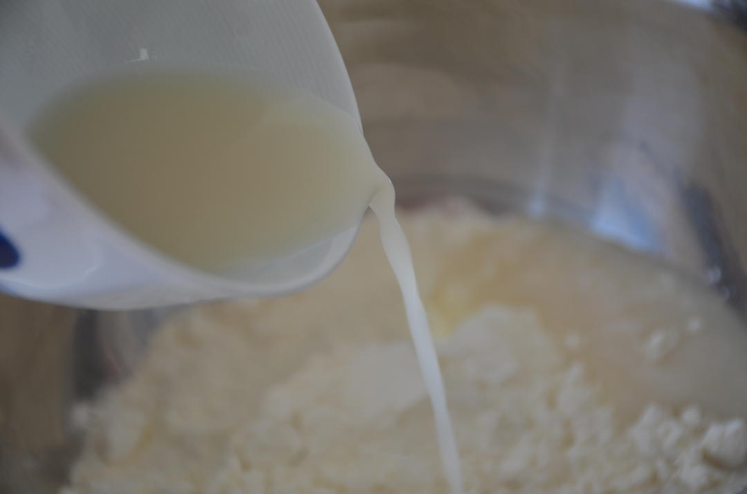 纯奶手撕吐司的做法 步骤1