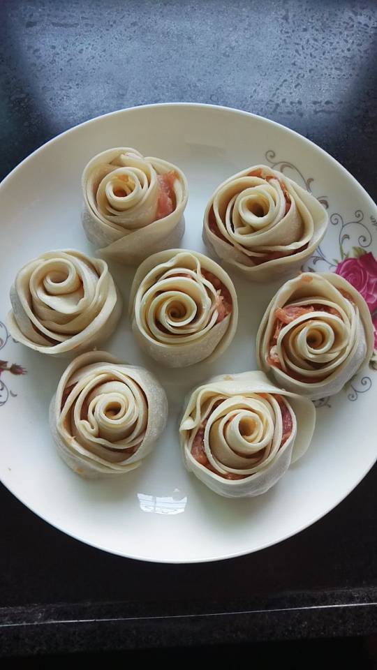 手机用户4765_e5wr做的玫瑰花饺子