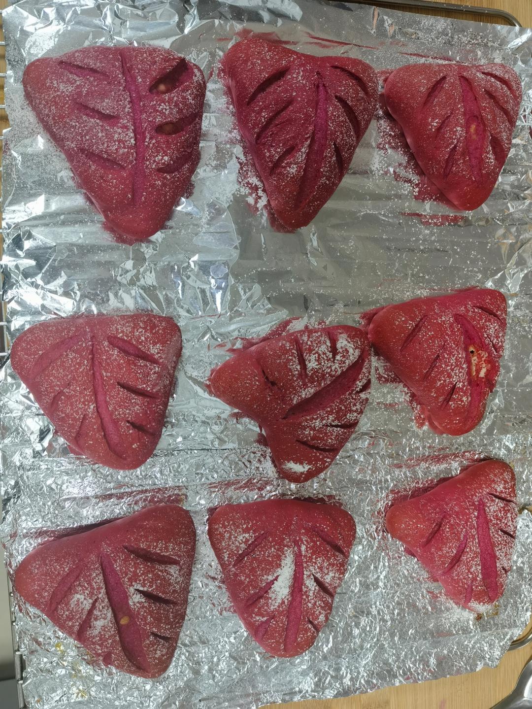 火龙果奶酪软欧包