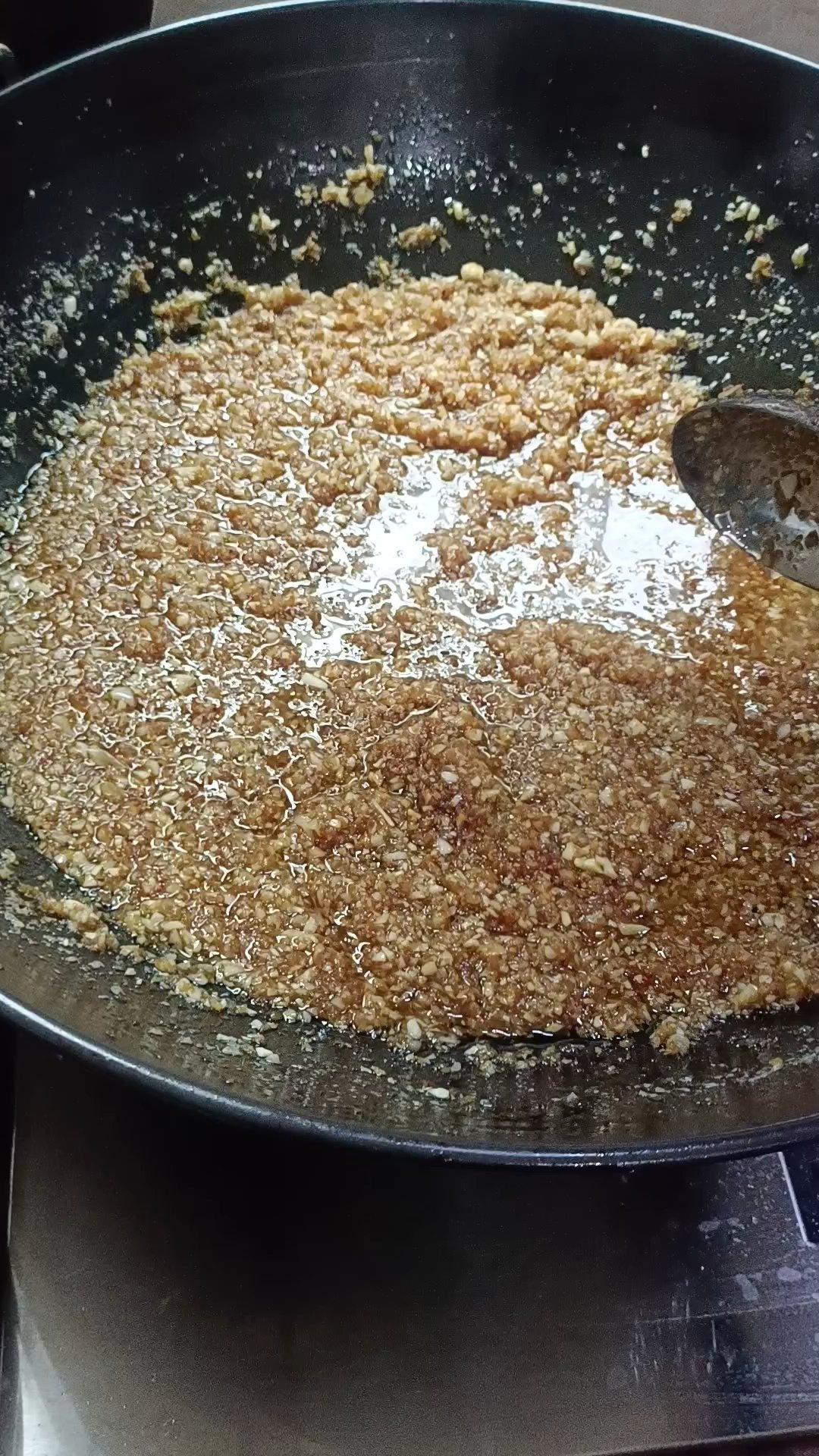 【黑暗料理别学】万能黄金比例蒜蓉酱【蒸烤生蚝，海鲜，茄子，蒜蓉小龙虾基础酱料……】