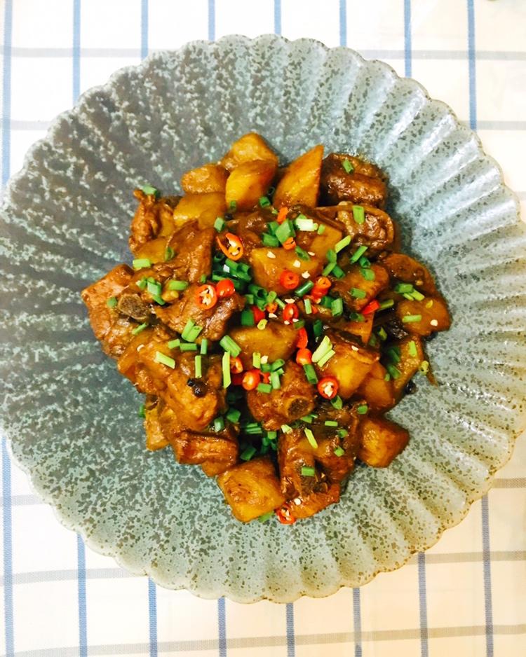 土豆炖排骨