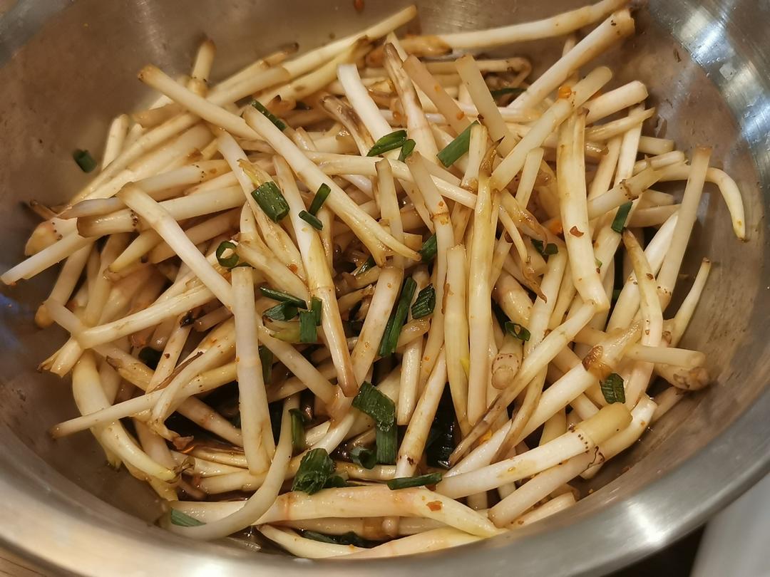 凉拌折耳根（鱼腥草）