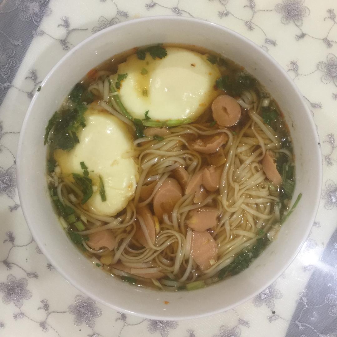 超级无敌美味懒人酸汤麻辣面（十分钟搞定色香味俱全）