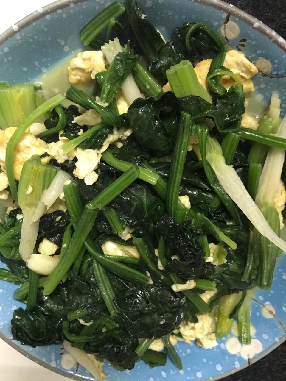 菠菜炒鸡蛋