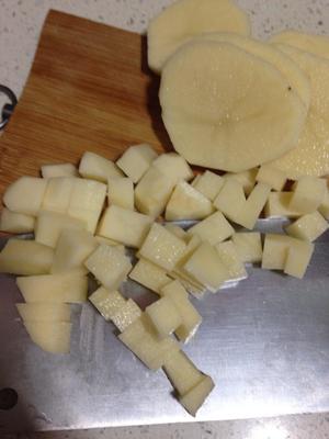 土豆小白菜汤的做法 步骤1