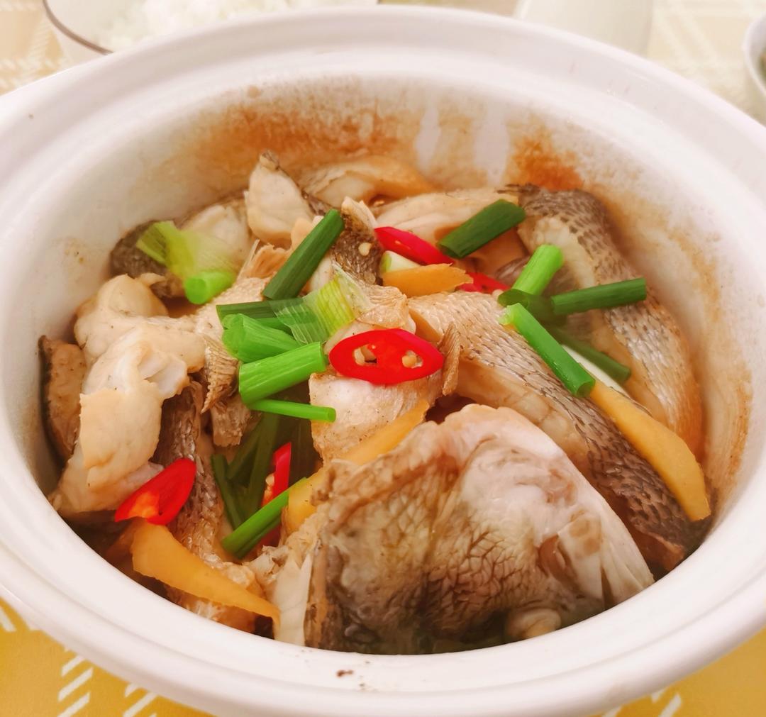 鲜嫩豆腐鲈鱼煲