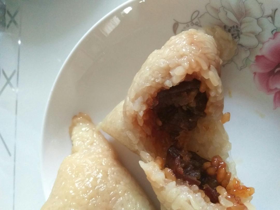 记录70岁老妈包粽子