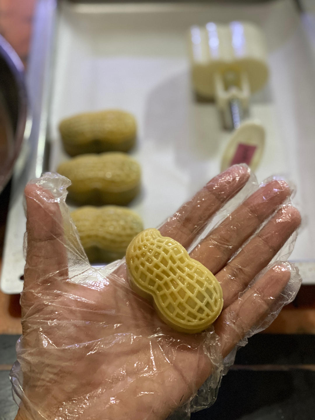 广式月饼—蛋黄芝麻月饼