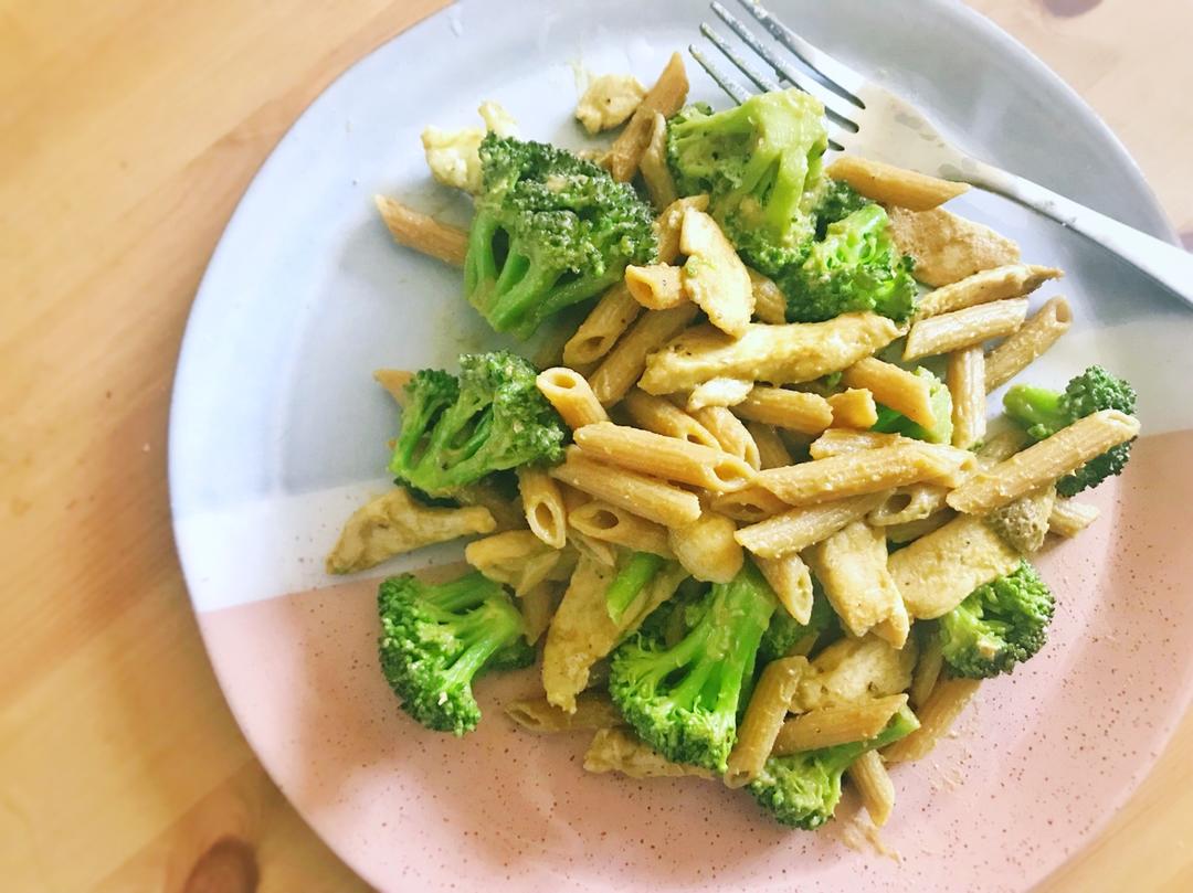 麻酱鸡肉面  Sesame paste Chicken Noodles