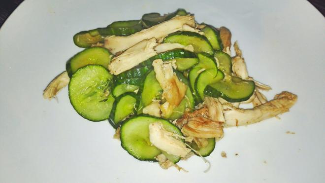 脆绿黄瓜煸鸡肉的做法