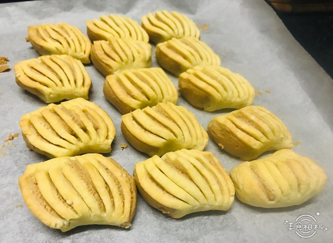 外酥内软花生酥