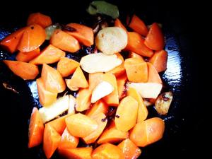 私房排骨——胡萝卜香烧小排的做法 步骤3