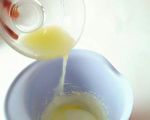 kiri奶油芝士食谱——柠檬冻芝士纸杯蛋糕的做法 步骤5