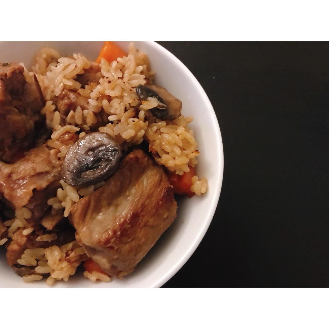 喷香排骨焖饭（爆好吃）