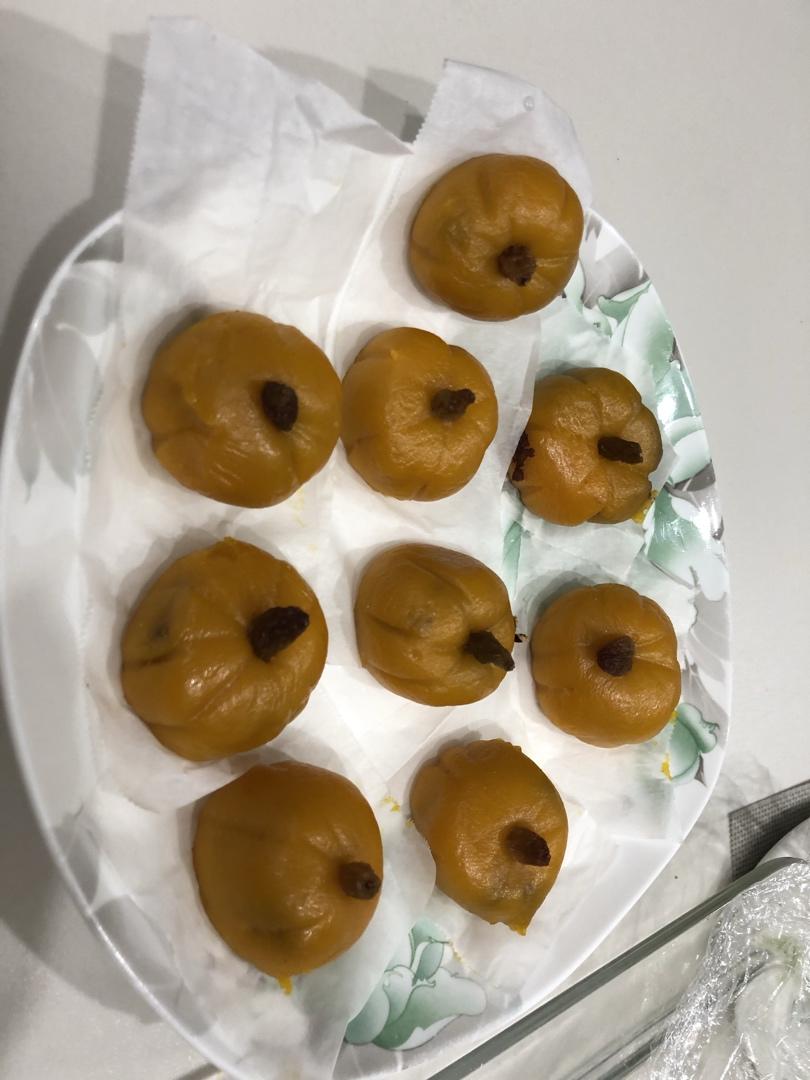 健康美味不上火、老少皆宜的蒸黄金冰皮南瓜月饼&附不需模具南瓜饼🎃压花视频