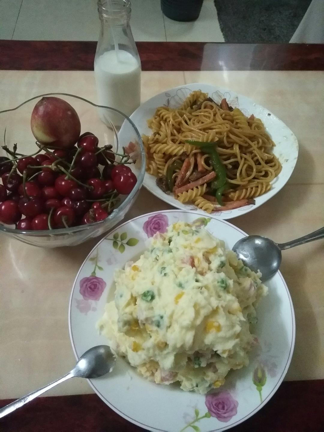黑椒牛柳炒意面