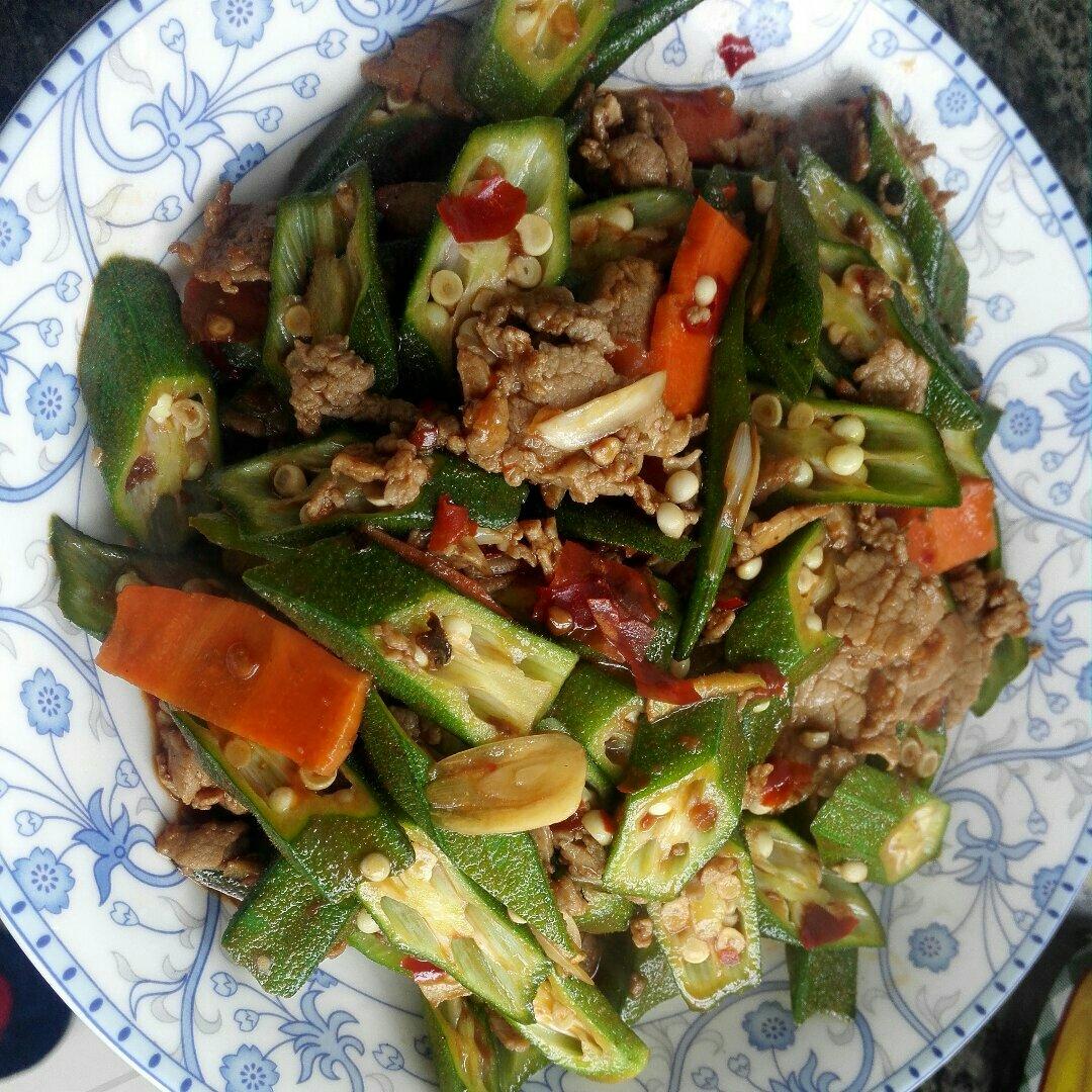 超级下饭的秋葵小炒肉