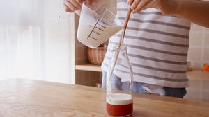 夏日网红草莓牛奶/芒果牛奶（含视频）的做法 步骤6